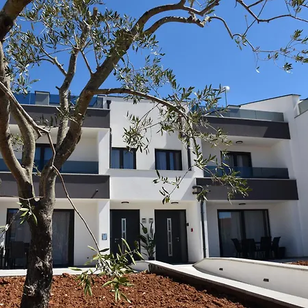 Rismondi 37e Apartment